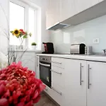 Lovely Victoriei Studio