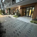 Hils Pallady - Amy Apartment