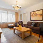 Classic Stay Next To Victoriei Avenue
