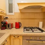 Classic Stay Next To Victoriei Avenue
