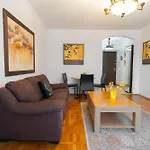 Classic Stay Next To Victoriei Avenue
