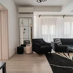 Cozy Apartment Near Victoriei Square - Berzei
