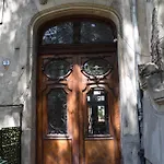 Grand Boulevard Apartment At Piata Romana- Netflix