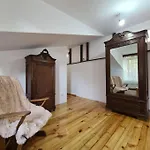 Mansarda Boema, Gradina De Basm