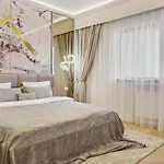 Central Two Rooms Apartment The Paradise Of Lights