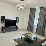 Deluxe Apartments & Studio With Many Facilities