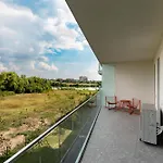 Roots Two - Tranquil Lakeview Escape With Balcony