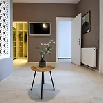 Centrally Located 1Br Retreat Near Sala Palatului