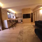 Apartament Cu Terasa
