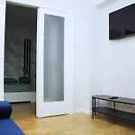 Comfort Corner - 1A
