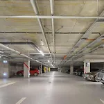 Lax Designer, Oasis City Skyline Views, Parking