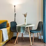 Central Residence Apartment 827