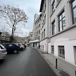 Vibrant Victoriei Apartment