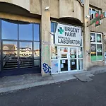 National Arena Retreat, 3 Bedroom Stylish, Cozy Flat