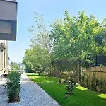Lake House - Bucuresti