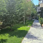 Lake House - Bucuresti
