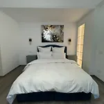 Central Suite