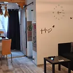 Tiki\'S Bar Studio