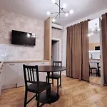 Comfort Corner - 1B