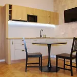 Comfort Corner - 1B