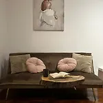 Cozy Wood Themed Studio Sky Bar Free Minibar