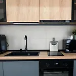 Sara - Stylish Apt With Balcony Near Piata Obor