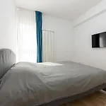 Ines - Modern 2Br Apartment With Garden Views