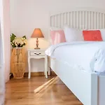 Studio T - RedBed Self-Catering Apartments