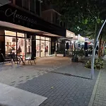 Studio Modern.