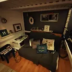 Chique One-Room Apartment Designed For 4
