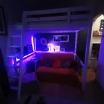 Chique One-Room Apartment Designed For 4
