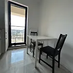 Elegant Studio With City Views - Prime Location - 02