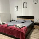 Elegant Studio Getaway At Exigent Plaza - 09