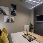 Modern Suite On Historic Calea Victoriei