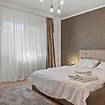 Garsoniera De Lux Si Eleganta Drumul Taberei