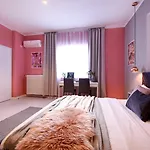 Piata Romana Modern Studio