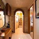 Hidden Gem Antique Apt With Stunning City Views