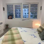 Modern & Cozy Apartment