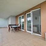 Apartment No 207 Lebada Lake Residence