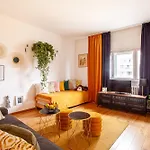 2 Rooms 2 Baths Oldtown