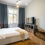 Chic Studio Near Bucharest\'S Top Landmarks