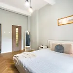 Chic Studio Near Bucharest\'S Top Landmarks