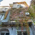 Chic Studio Near Bucharest\'S Top Landmarks