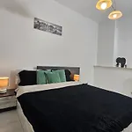 White Apartment By Hilton II