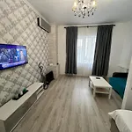 Bright & Beautiful Studio In Prime Location Walk To Everything