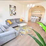 Spacious Deluxe Apartment Old Town-Free Parking