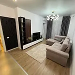 Zenith Central Address Apartment With Parking