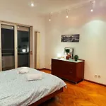 Central Retreat Apartments Magheru