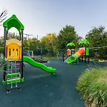 Mido Aviatie Park Apartments With Private Parking & Self Check-In