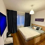 Delightful, Modern Apartment! 10 Minutes Away From City Centre Bucharest